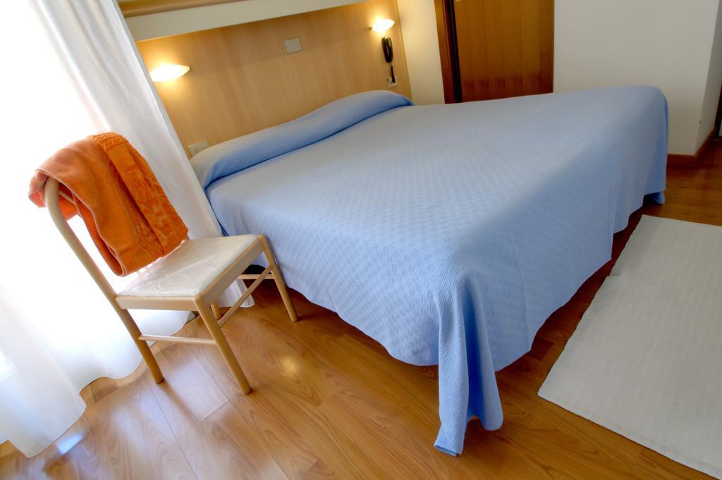 Hotel Telenia Лідо-ді-Єзоло Номер фото