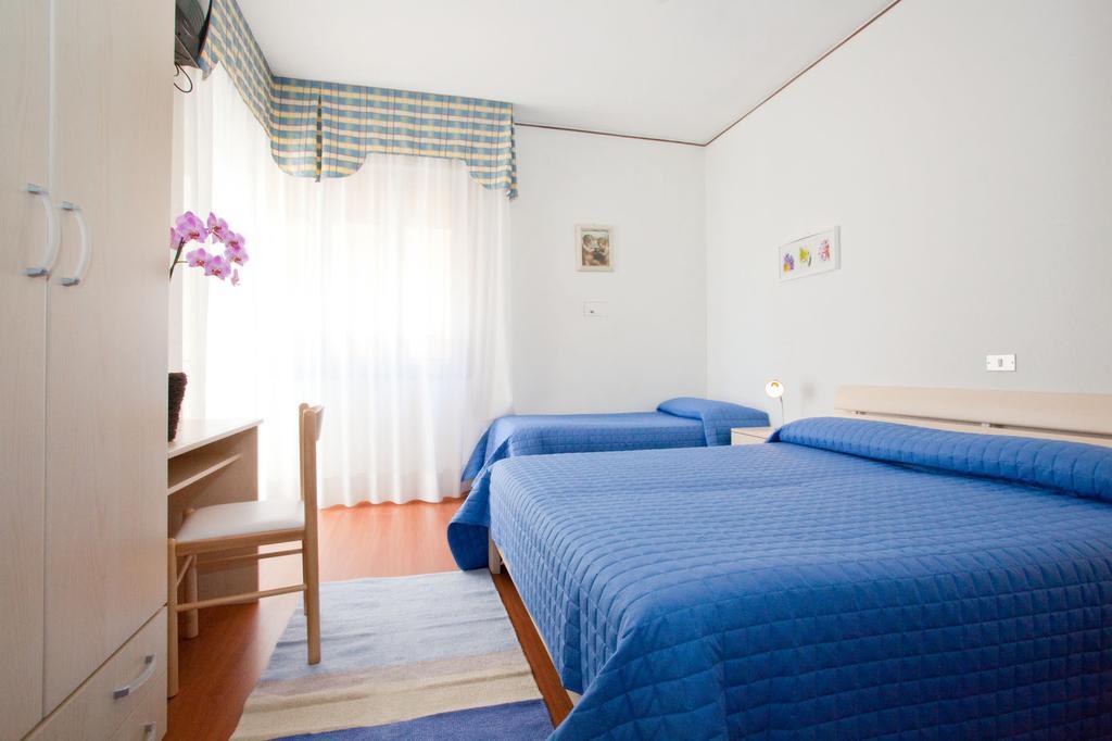 Hotel Telenia Лідо-ді-Єзоло Екстер'єр фото