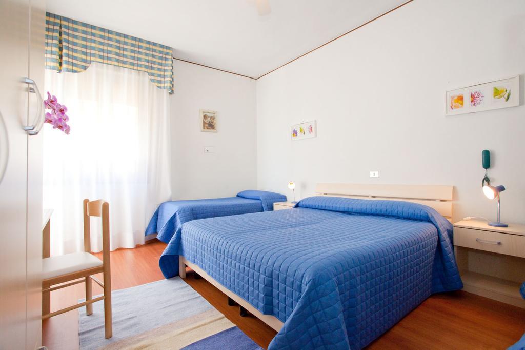 Hotel Telenia Лідо-ді-Єзоло Екстер'єр фото