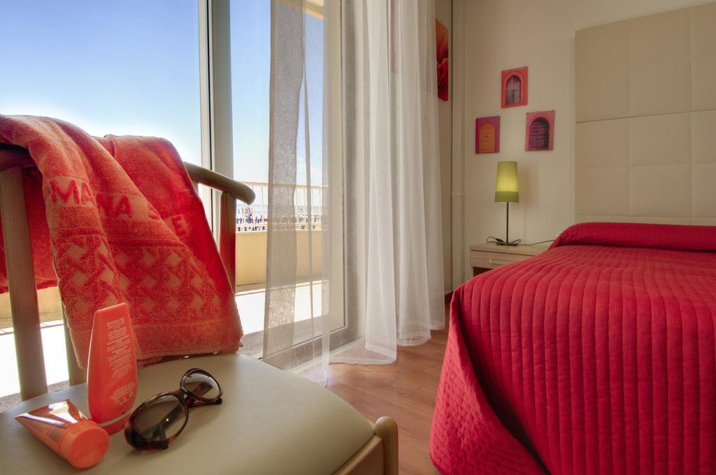 Hotel Telenia Лідо-ді-Єзоло Екстер'єр фото