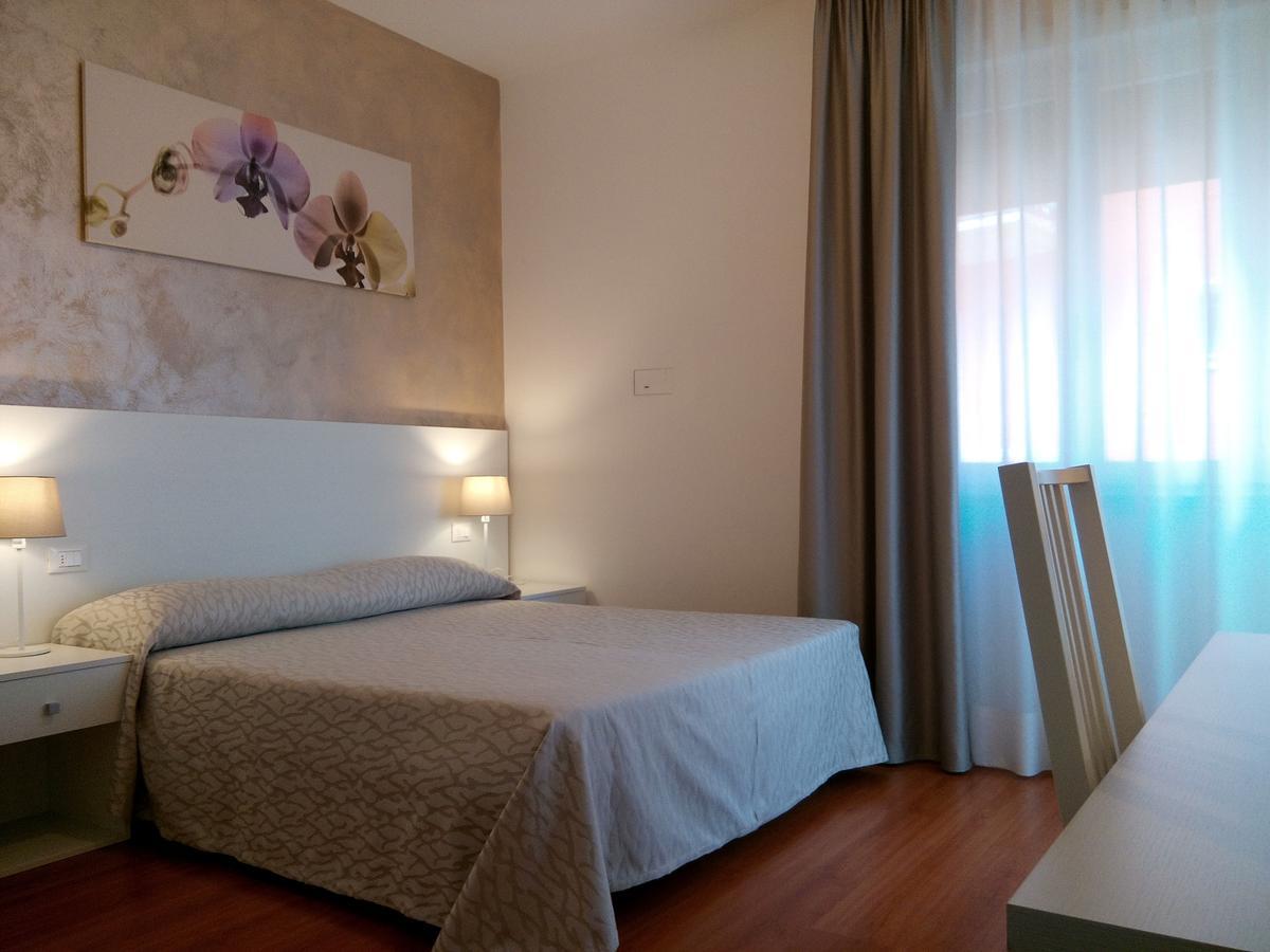 Hotel Telenia Лідо-ді-Єзоло Екстер'єр фото