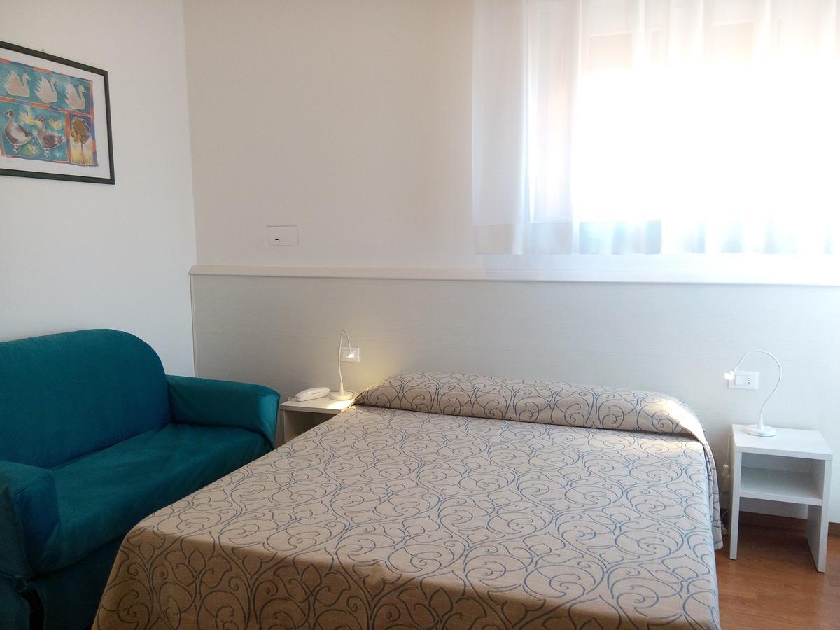 Hotel Telenia Лідо-ді-Єзоло Екстер'єр фото